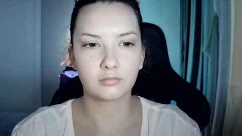 moodiemira online show from June 6, 2026, 6:23 pm