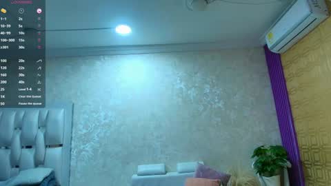 Snapshot of moom_ivy_ chatting on July 28, 2026, 12:34 pm online show from July 28, 2026, 12:34 pm