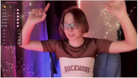 Snapshot of moon__girl chatting on December 15, 2024, 7:10 pm Roxy online show from December 15, 2024, 7:10 pm