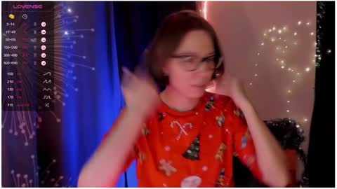 Snapshot of moon__girl chatting on December 25, 2024, 7:56 pm Roxy online show from December 25, 2024, 7:56 pm