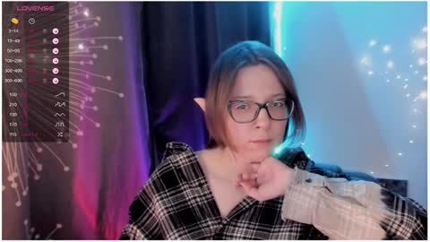 Snapshot of moon__girl chatting on January 23, 2025, 8:56 pm Roxy online show from January 23, 2025, 8:56 pm