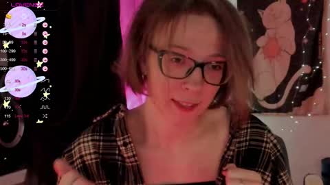 Snapshot of moon__girl chatting on November 7, 2025, 7:47 pm Roxy online show from November 7, 2025, 7:47 pm