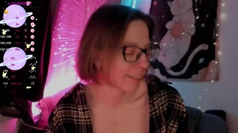 Snapshot of moon__girl chatting on November 25, 2025, 8:31 pm Roxy online show from November 25, 2025, 8:31 pm