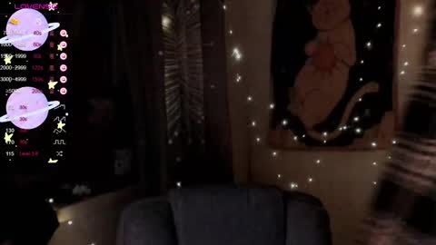 Snapshot of moon__girl chatting on December 19, 2025, 9:55 pm Roxy online show from December 19, 2025, 9:55 pm