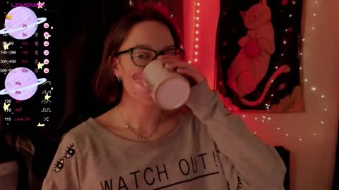 Snapshot of moon__girl chatting on January 9, 2026, 7:48 pm Roxy online show from January 9, 2026, 7:48 pm