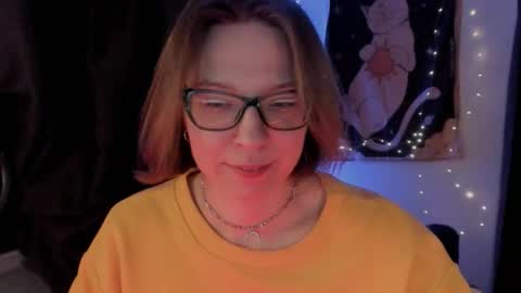 Snapshot of moon__girl chatting on January 14, 2026, 7:19 pm Roxy online show from January 14, 2026, 7:19 pm