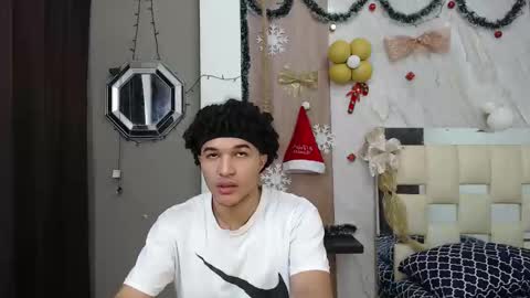 moon_and_fire_ online show from December 22, 2025, 2:30 am