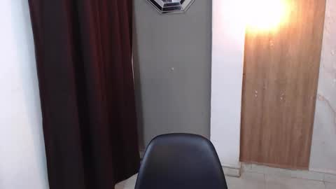 moon_and_fire_ online show from February 26, 2026, 6:01 am