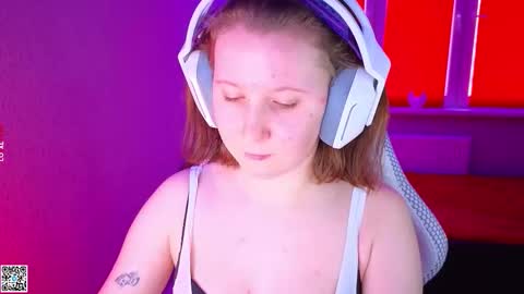 Lola online show from November 19, 2025, 7:08 am