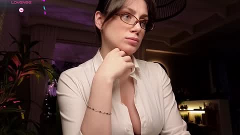 Luna  online show from December 3, 2024, 12:06 pm