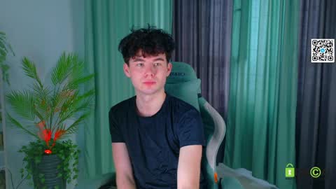 moon_gloww online show from April 7, 2026, 3:07 am