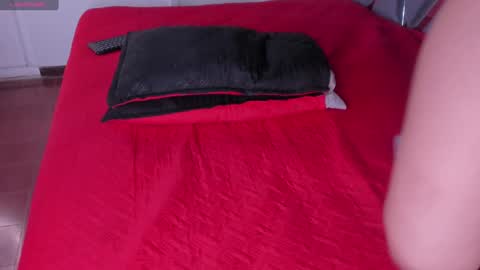 Luna  online show from January 21, 2025, 9:46 pm