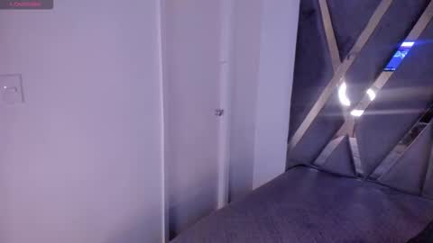 Luna  online show from September 11, 2025, 5:13 pm