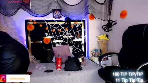 Moon Water   online show from October 18, 2025, 11:33 am