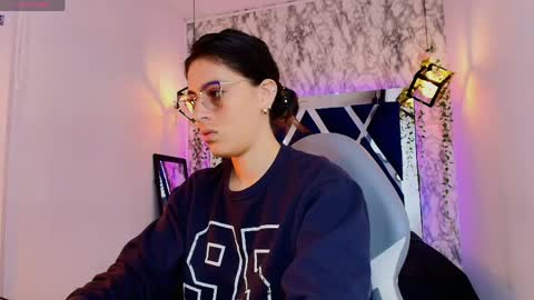 Snapshot of moon_winy chatting on May 10, 2026, 2:11 pm Winy online show from May 10, 2026, 2:11 pm
