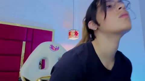 Snapshot of moon_winy chatting on June 24, 2026, 11:31 am Winy online show from June 24, 2026, 11:31 am