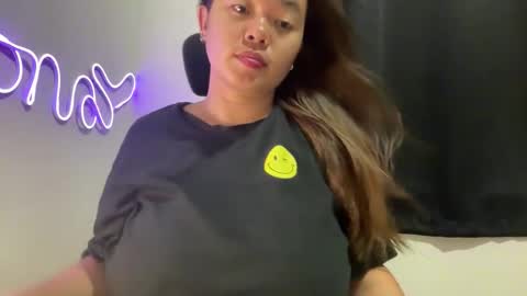 moona_luna21 online show from October 20, 2025, 1:33 pm