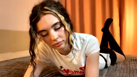 moonfaairy online show from July 24, 2026, 10:08 pm