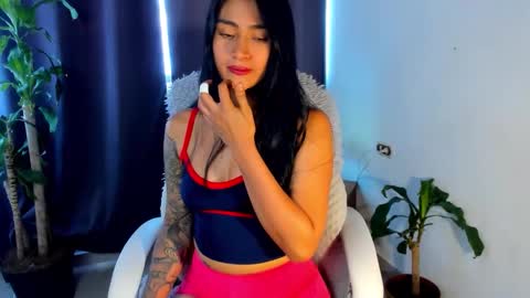 moonie_baddie31 online show from October 6, 2025, 6:38 pm