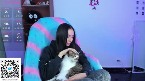 MOON  online show from January 28, 2025, 5:00 am