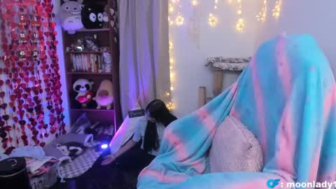 Snapshot of moonlady_ chatting on April 29, 2026, 11:33 pm MOON online show from April 29, 2026, 11:33 pm