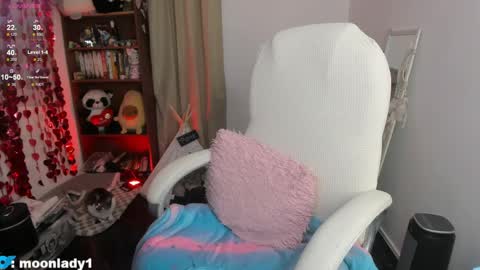 Snapshot of moonlady_ chatting on May 21, 2026, 4:30 am MOON online show from May 21, 2026, 4:30 am