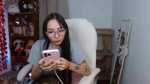 Snapshot of moonlady_ chatting on May 27, 2026, 4:53 am MOON online show from May 27, 2026, 4:53 am
