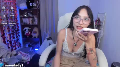 Snapshot of moonlady_ chatting on May 30, 2026, 1:14 am MOON online show from May 30, 2026, 1:14 am