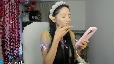 Snapshot of moonlady_ chatting on June 5, 2026, 11:32 pm MOON online show from June 5, 2026, 11:32 pm