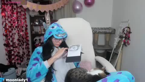 Snapshot of moonlady_ chatting on June 14, 2026, 3:08 am MOON online show from June 14, 2026, 3:08 am