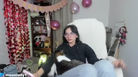 Snapshot of moonlady_ chatting on June 20, 2026, 2:58 am MOON online show from June 20, 2026, 2:58 am