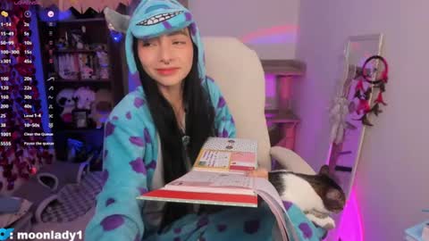 Snapshot of moonlady_ chatting on July 26, 2026, 3:25 am MOON online show from July 26, 2026, 3:25 am