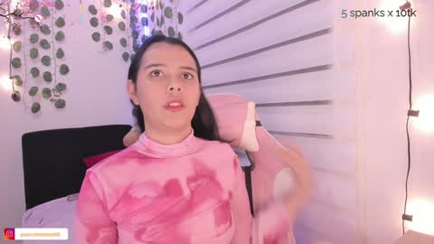 moonliight__ online show from February 2, 2025, 12:19 am