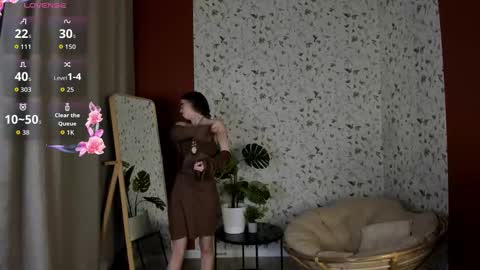 Asuna online show from November 8, 2025, 1:44 pm