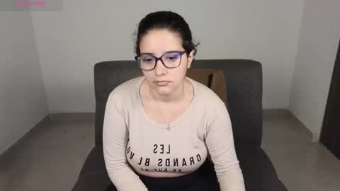 Moon Woman online show from October 12, 2025, 2:43 am