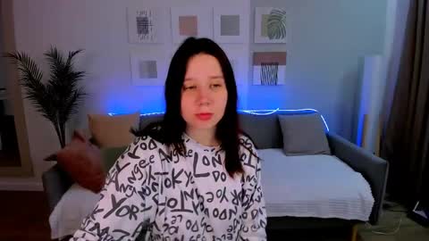 Charli online show from April 22, 2026, 4:59 am