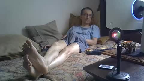 Snapshot of moovurey16 chatting on May 4, 2026, 3:57 am Alex online show from May 4, 2026, 3:57 am
