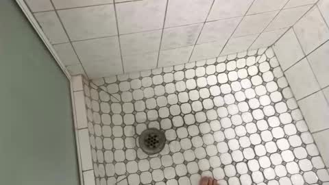 Me online show from October 7, 2025, 10:29 pm