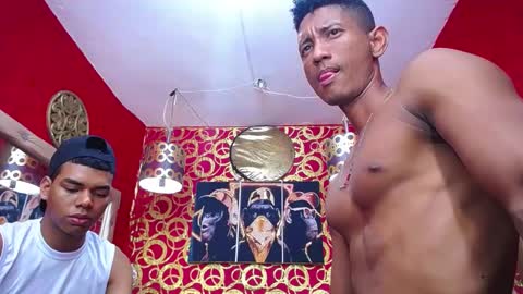 duohot23 online show from February 5, 2025, 7:53 pm