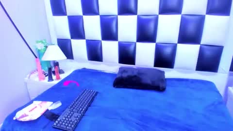 morganasmit_ online show from February 11, 2026, 2:11 pm