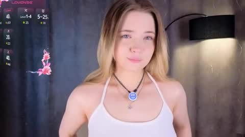 Mary3 online show from November 20, 2025, 3:12 pm