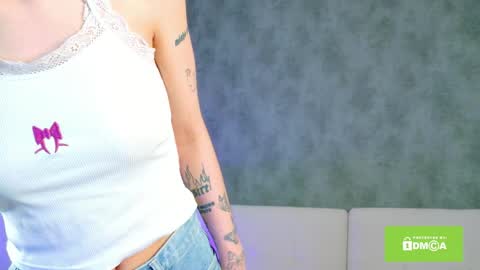 Snapshot of morninbunny_ chatting on April 26, 2026, 3:15 am Emilia online show from April 26, 2026, 3:15 am