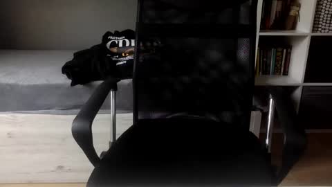 morowin_ online show from March 9, 2025, 8:51 am