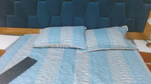 morrigan_luxus online show from February 20, 2025, 1:51 pm