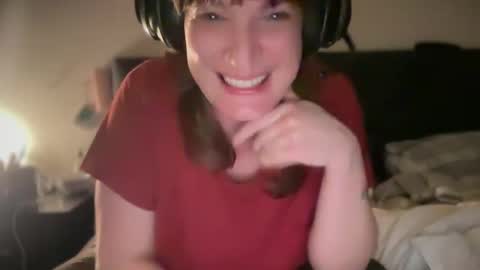 Snapshot of mossy_mommy chatting on April 22, 2026, 12:46 am Mossy Mommy online show from April 22, 2026, 12:46 am