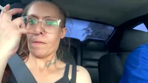 B online show from November 9, 2025, 2:37 pm