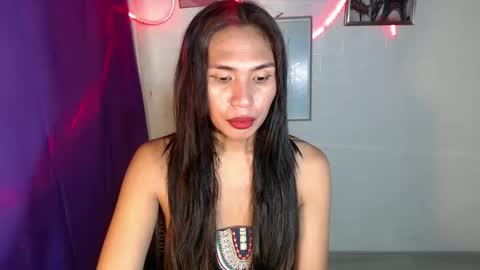 mouiline_rouge69 online show from February 19, 2025, 8:33 am