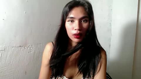 Snapshot of mouiline_rouge69 chatting on April 1, 2026, 5:30 am mouiline_rouge69 online show from April 1, 2026, 5:30 am