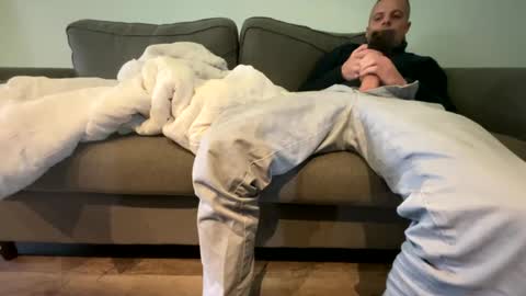 CamO online show from December 11, 2024, 2:11 pm