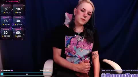 Snapshot of moxynverve chatting on June 19, 2026, 6:12 pm Moxy online show from June 19, 2026, 6:12 pm